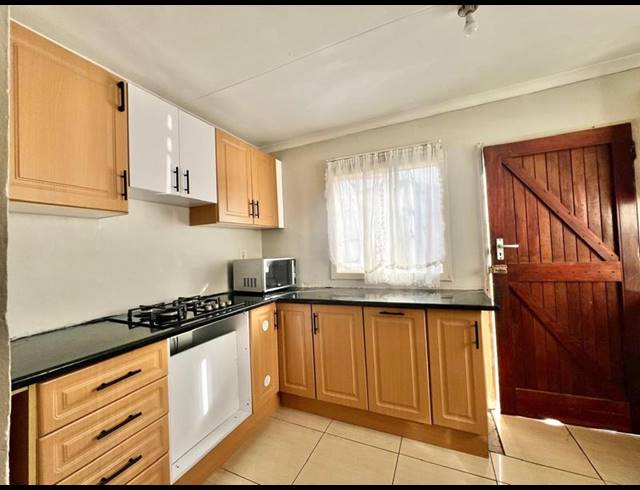 2 BEDROOM HOUSE FOR SALE IN GLENWOOD